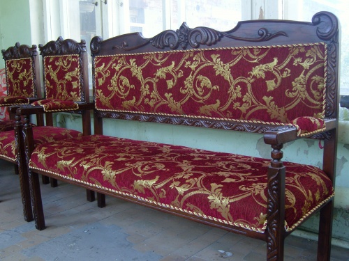 диван икресла под старину