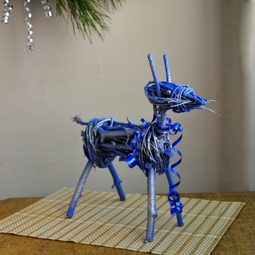 Синяя деревянная коза